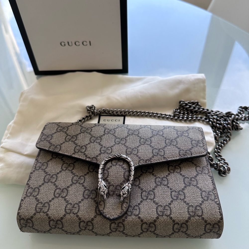 GUCCI Dionysus
Wallet On Chain, Beige, GG Canvas
